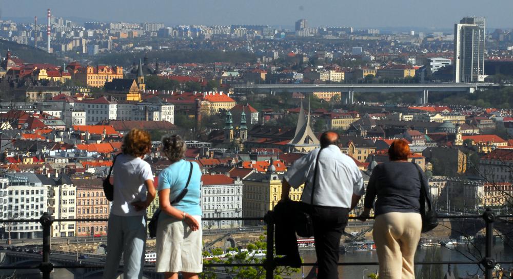 Pohled na nuselský most od Zahrady Kinských