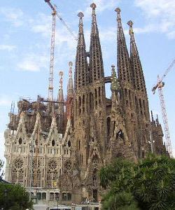 sagradafamilia_overview_jpg