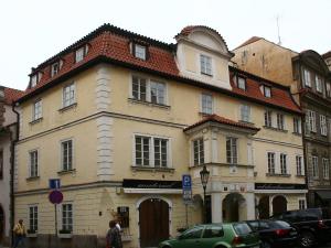 _01__celkovy_pohled_na_dum_fasada__pred_1