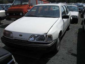 x166_i_ford_sierra_bila_jpg