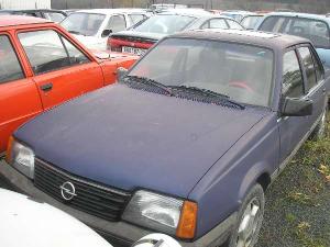 x259_i_opel_ascona_mot_jpg