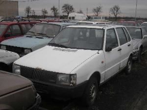 x261_i_fiat_uno_bila_jpg