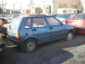 x275_i_fiat_uno_mom_jpg