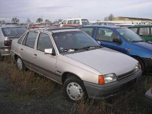 x285_i_opel_kadett_sem_jpg