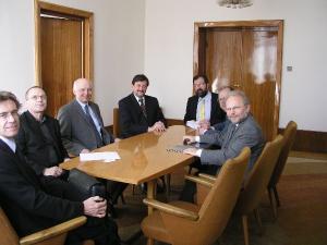 Náměstek J.Bürgermeister, ředitel OPP J.Kněžínek, PhDr. J.Vojta s francouzskými hosty