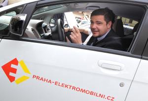 930139_2011-04-11 - Praha Elektromobilní