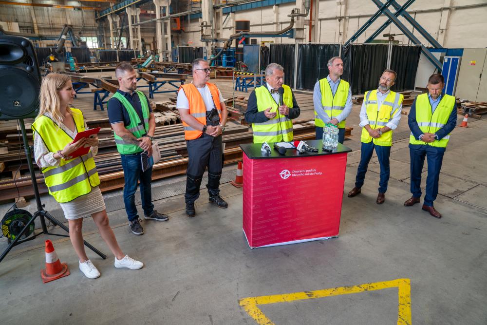 Spuštění fotovoltaické elektrárny na střechách Pražské strojírny