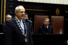 Nad ceremoniálem pravidelně přebírá záštitu pražský primátor Pavel Bém. Za hlavní město, které slavnosti propůjčuje Brožíkův sál, pozdravil přítomné radní Milan Pešák.